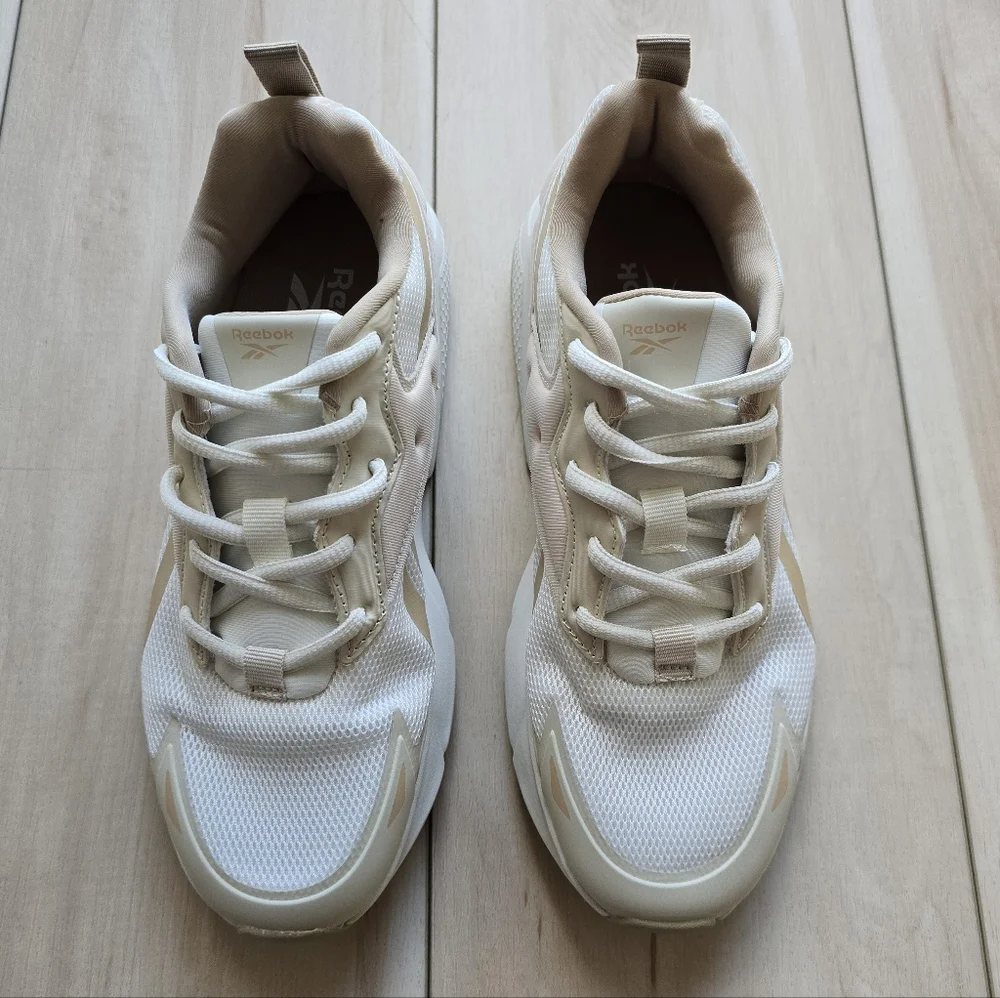 NEW Reebok Girls Gold Accent Athletic Sneakers